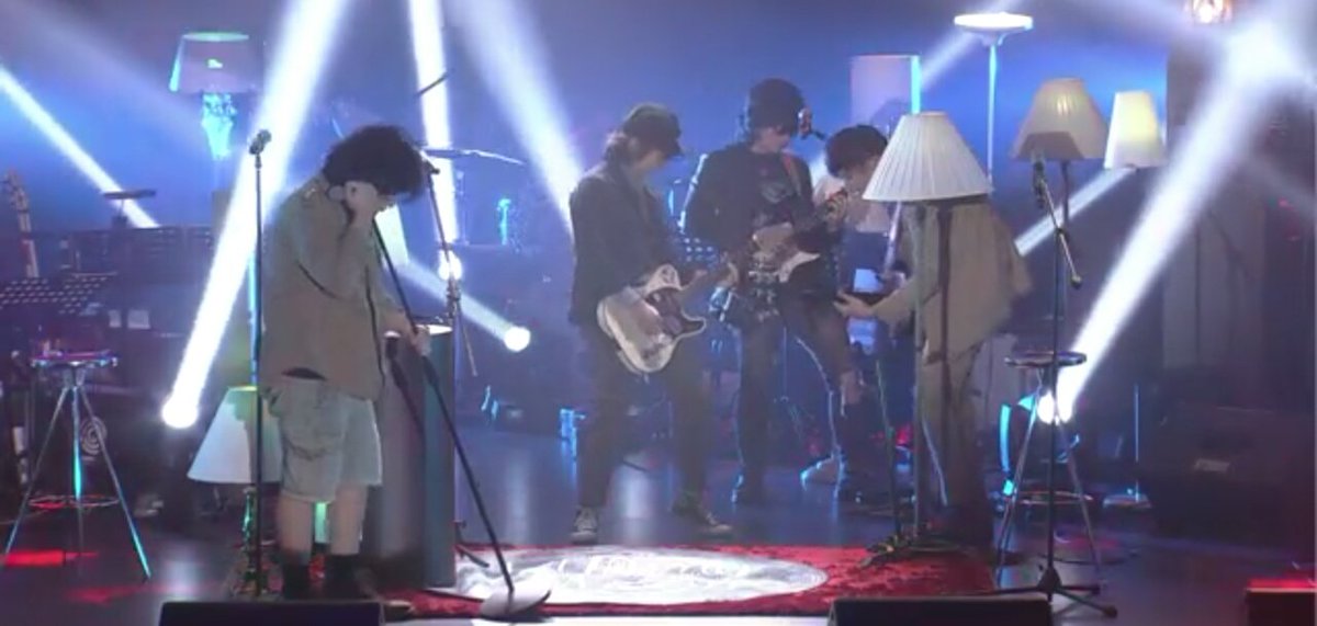 seungciaeol's tweet photo. hearing 'mr. brightside' is soooo nostalgiccc 😩 i love you all!!!! @mycko1995 @itsmekatsumi @ImSethGothico @imdanielpadilla @jcfpadilla 

#OverTheMoonWithDJP https://t.co/hXIRFKZm1y