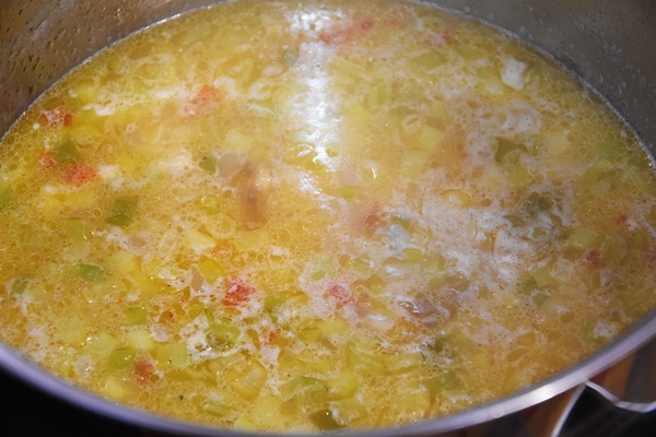 knolinfos's tweet photo. #Preparation of a <===> GOOD #Potatoes #Soup with white #wine and #Crémant <===> upon a #recipe from Luxembourgish 🇱🇺#StarCook #LeaLINSTER. <===> #EatingCulture #EasyCooking #cooking #cuisine #photos. https://t.co/phZ5YBfsxl