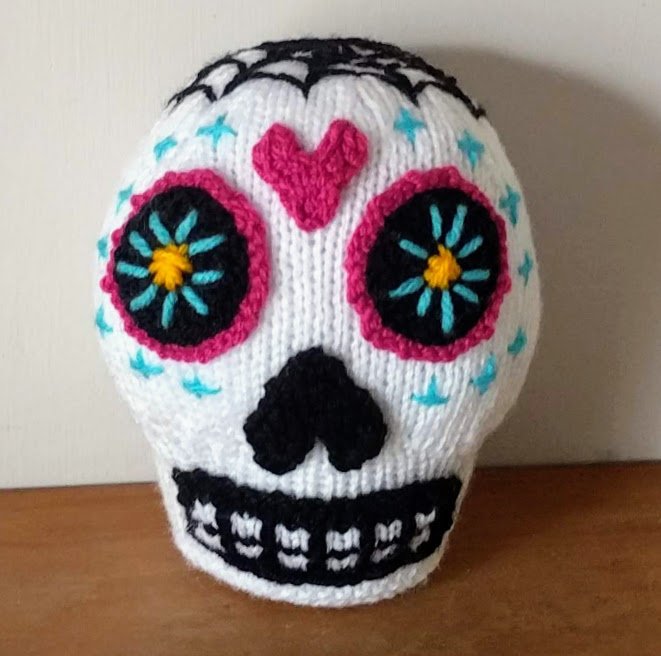 Nixknitting's tweet photo. Excited to share the latest addition to my #etsy shop: PDF Knitting Pattern - Candy Heart Sugar Skull - Day of the Dead - Halloween - worked flat https://t.co/Fvc5O2MdHp https://t.co/bAZunznbJf