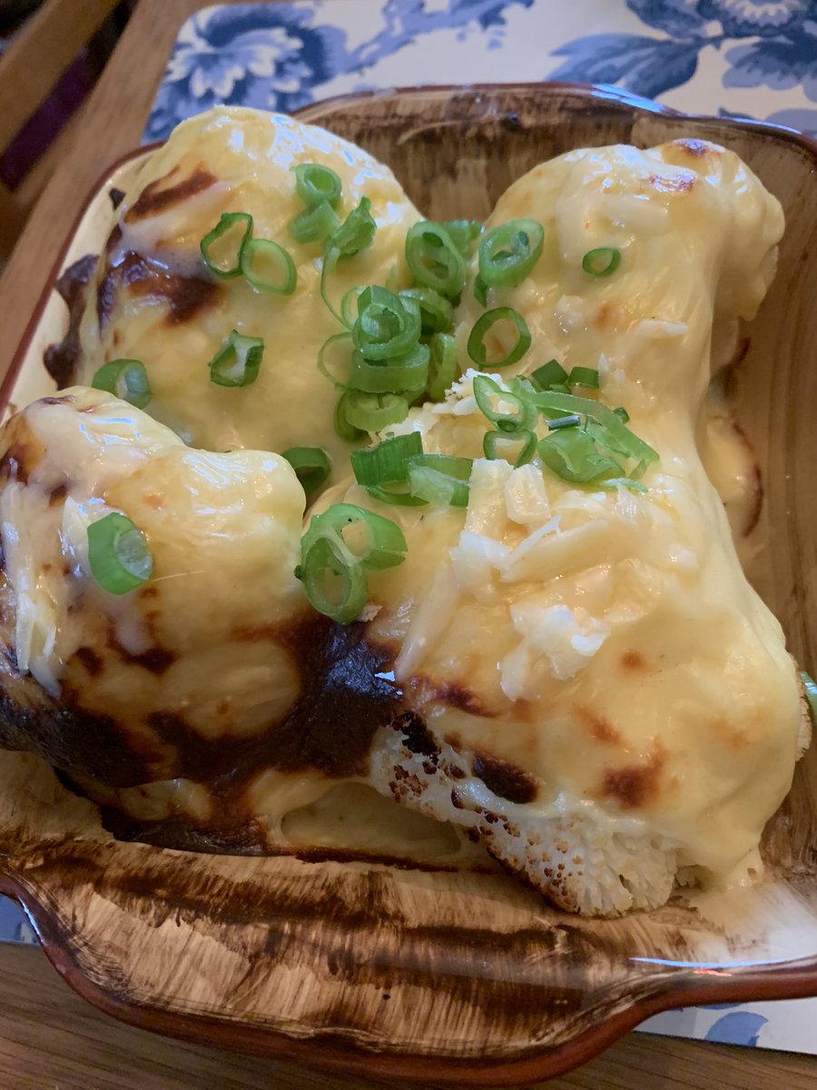 1GAChaplin's tweet photo. Sometimes #SundayLunch has to be traditional. #roastbeef &amp; #yorkshirepudding with proper #gravy (no granules here) #comptons  as Granny used https://t.co/hwmSPRGelU