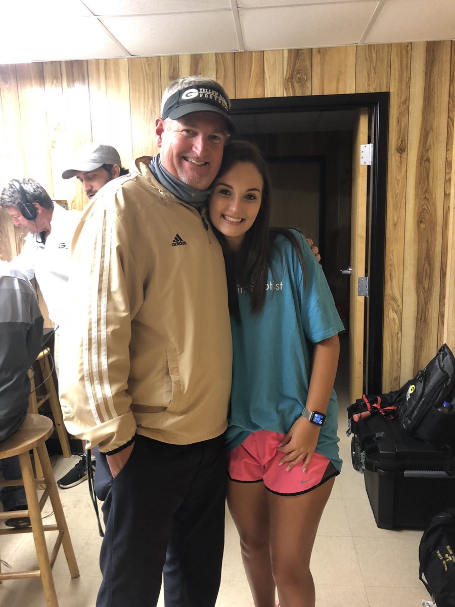 ella_brannon's tweet photo. I’ve grown up in the press box listening to my dad on the YJSN, but last night, I got to be on it! Thank you so much to the YJSN for having me!! I had so much fun getting to talk about school and my platform! And, of course, it’s a great night if it ends with a Jacket win! https://t.co/lPYLhldWoG