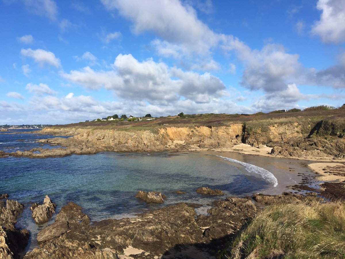 Belle marche en Bretagne pour @Octobrerose 22.6 km sur le GR34. Pur bonheur #Breizh❤️ #AXAAtoutCoeur <a href="/malekc76/">Malek CHELBI 🎀</a>