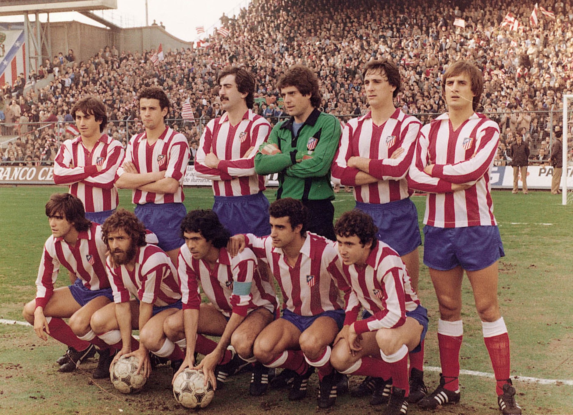 FOTOS HISTORICAS O CHULAS DE FUTBOL - Página 19 EkDkHXhWAAM5nPM?format=jpg&name=large