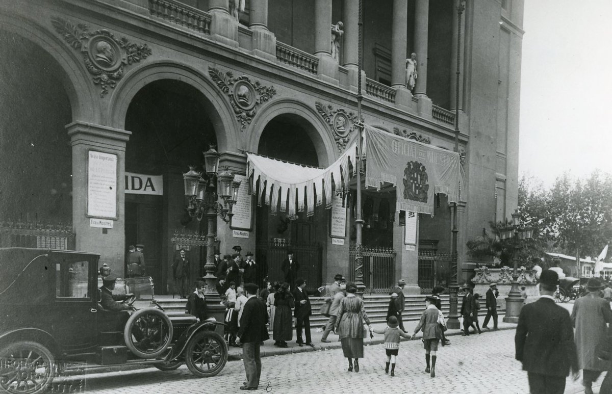 100 años de la primera Feria de Muestras de Barcelona. ✓Se inauguró el 23  de octubre de 1920 y fue la primera gran cita ferial europea tras la I  Guerra Mundial. ✓Situó, image size:1200x773