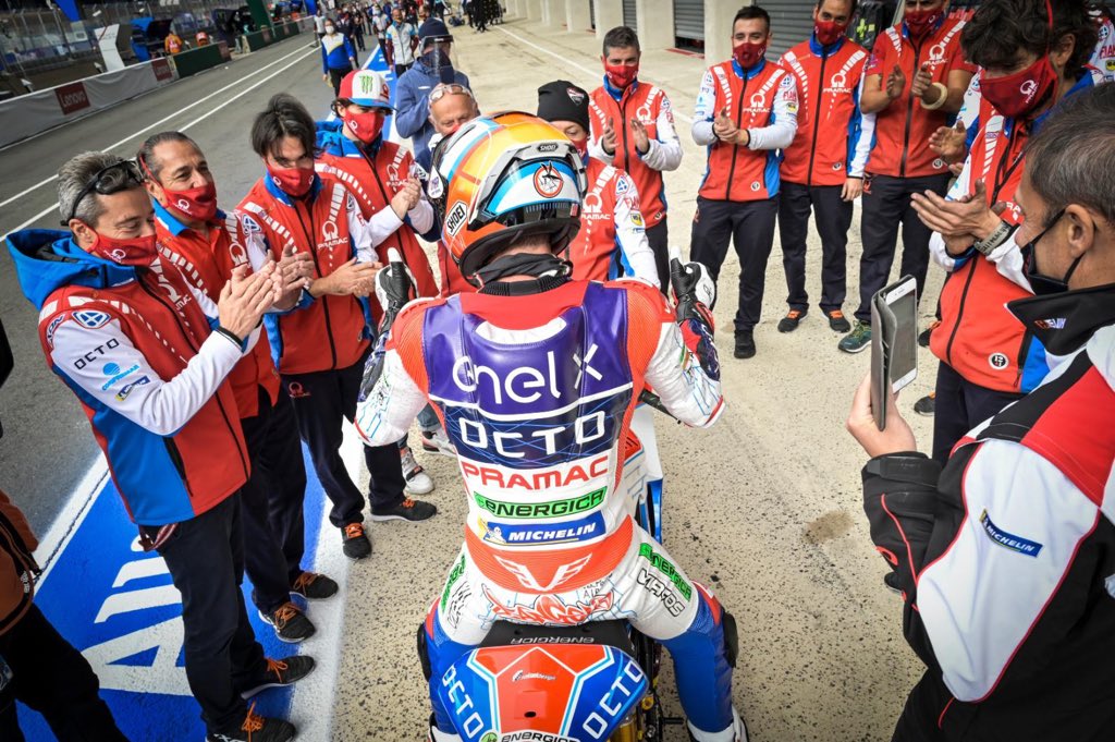 PramacMotoE's tweet photo. Grazie @AlexDeAngelis15 ❤️ https://t.co/PYfIHbhWiX