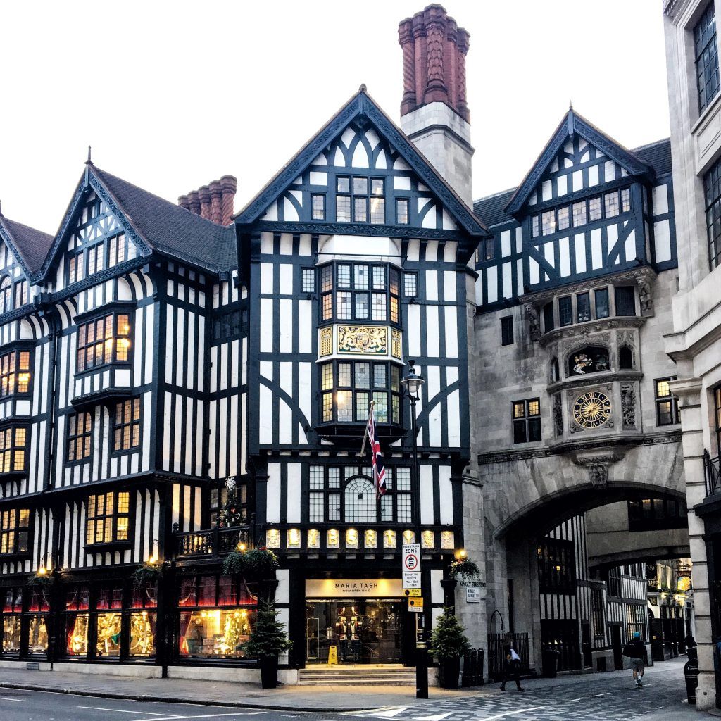 [🇬🇧] An Instagrammer's guide to #Mayfair > buff.ly/2Gd5qah via @immovingtolondon #Londen