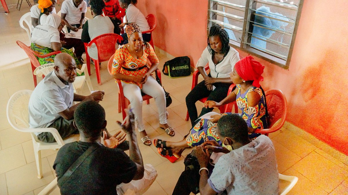 iValleyGhana's tweet image. The youth of Damongo actively interacting with Doctor Fatahi, Ismail Braimah and Amin Yahaya on factors affecting the growth of Entrepreneurship and Technology in the Savannah Region. 

#ghanatechlab #ivalleyghana #ghanahubsnetwork #savannahregion #startups #founders #technology