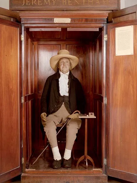 12. Jeremy Bentham (d. 1832)Ohh, Jeremy. He was a (very cool) famous English philosopher who insisted on this mode of preservation, a.k.a the auto-icon. It made his actual head look pretty gnarly, so a fake head was used until the actual one went on display in 2017.