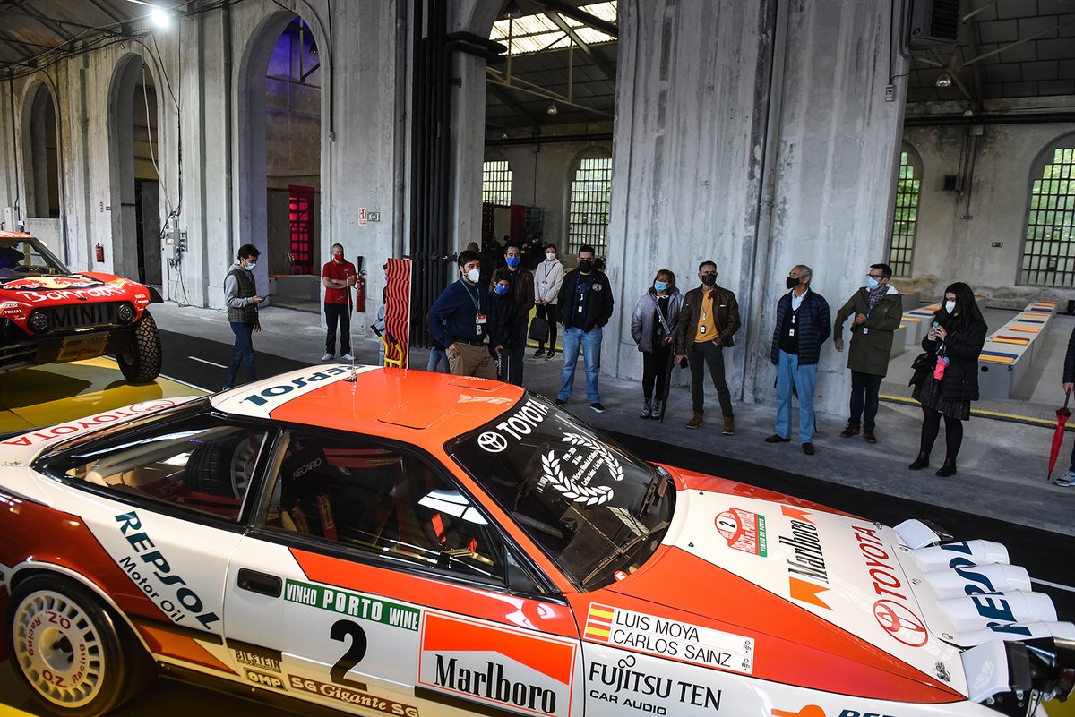Campeonato de rally virtual “Homenaje a <a href="/CSainz_oficial/">Carlos Sainz</a>”, con un tramo simulado por Oviedo, y visita guiada a la exposición “Taller Carlos Sainz”, que muestra algunos de los vehículos con los que Carlos Sainz ha logrado sus éxitos.
#LAFPABRICA
#PremiosPrincesadeAsturias