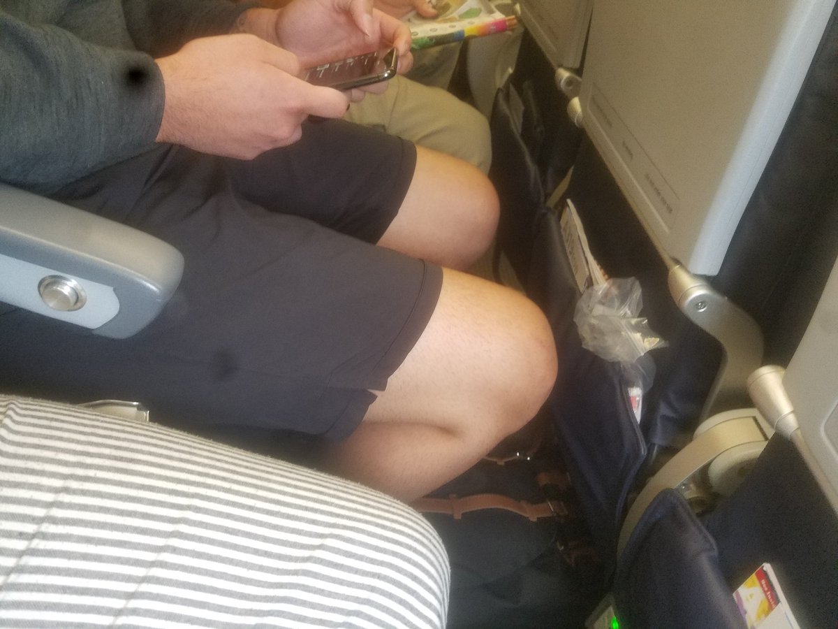 DrSybenga's tweet photo. No social distancing on American Airlines. Full flights. @AmericanAir #Travel https://t.co/qtNeOFVP2n