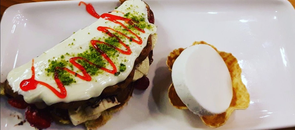 Esila82259479's tweet photo. Yalnız şunu da unutma ki

"gözü arkada kalanın gönlü bir adım atmaz" ...

Gel dedim gelmedin vefasız. Bende sensiz yerim... 😂😁😋

#vaffle
#ensevdiğim
#gününsonu
#pazar

.... https://t.co/n1AgfCL3PF