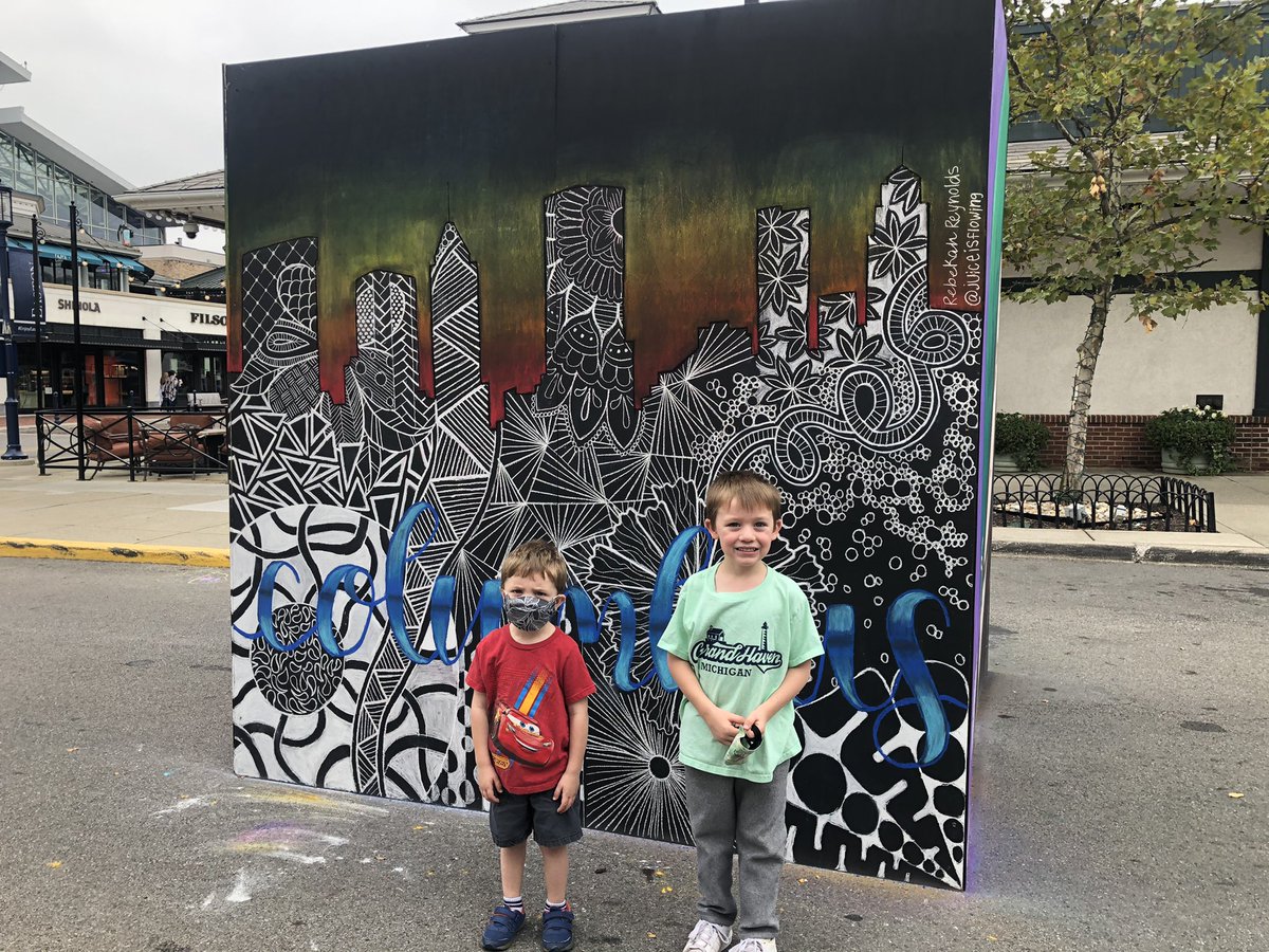 ALTWeaver's tweet photo. @chalkgoblin beautiful art work! Enjoyed seeing the chalk art at @EastonTownCtr this morning. https://t.co/CINOUcfNew