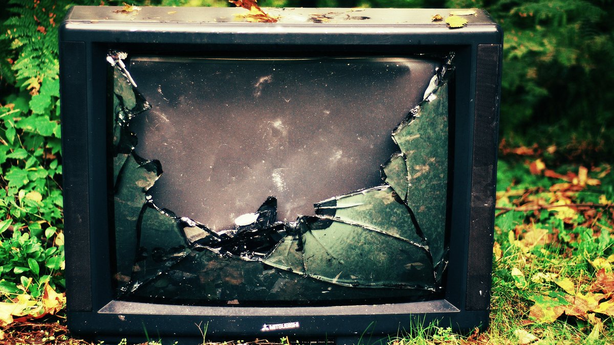franceculture's tweet photo. MEDIAS | À quoi ressemblera le futur de l'audiovisuel ? Télévision, cinéma, médias: tout change pour que rien ne change ! #SoftPower ce soir @martelf reçoit Thierry Cammas, vétéran de la télé, ex-PDG de @ViacomCBS_fr (MTV, Nickelodéon, Paramount...). À 18h10. https://t.co/UI2XQQ4iSe