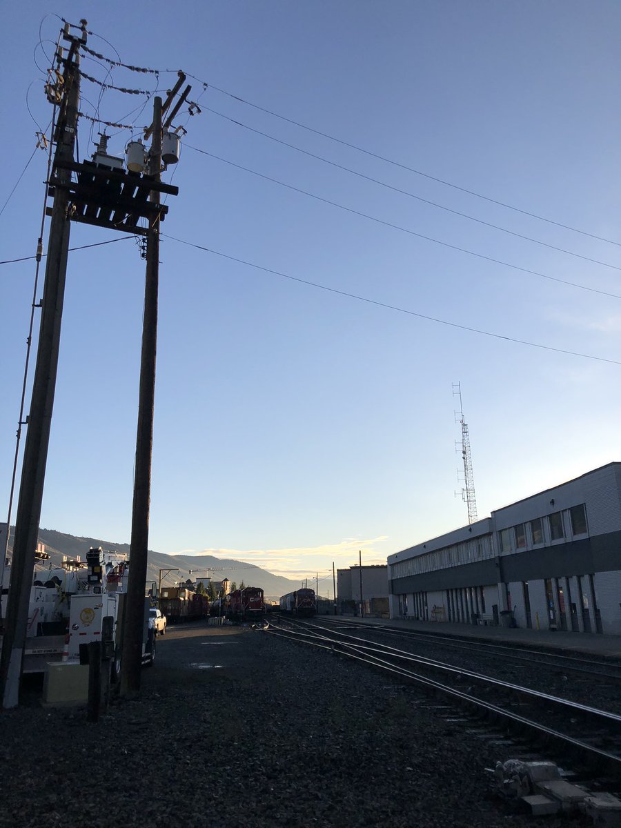 maryakem's tweet photo. It’s 6 degrees Celsius and blue sky @ammienoot #BCorBust day to the MAX lady #safejourney #gowest Southern climes await for the moment ;) https://t.co/glbWuAzIIp