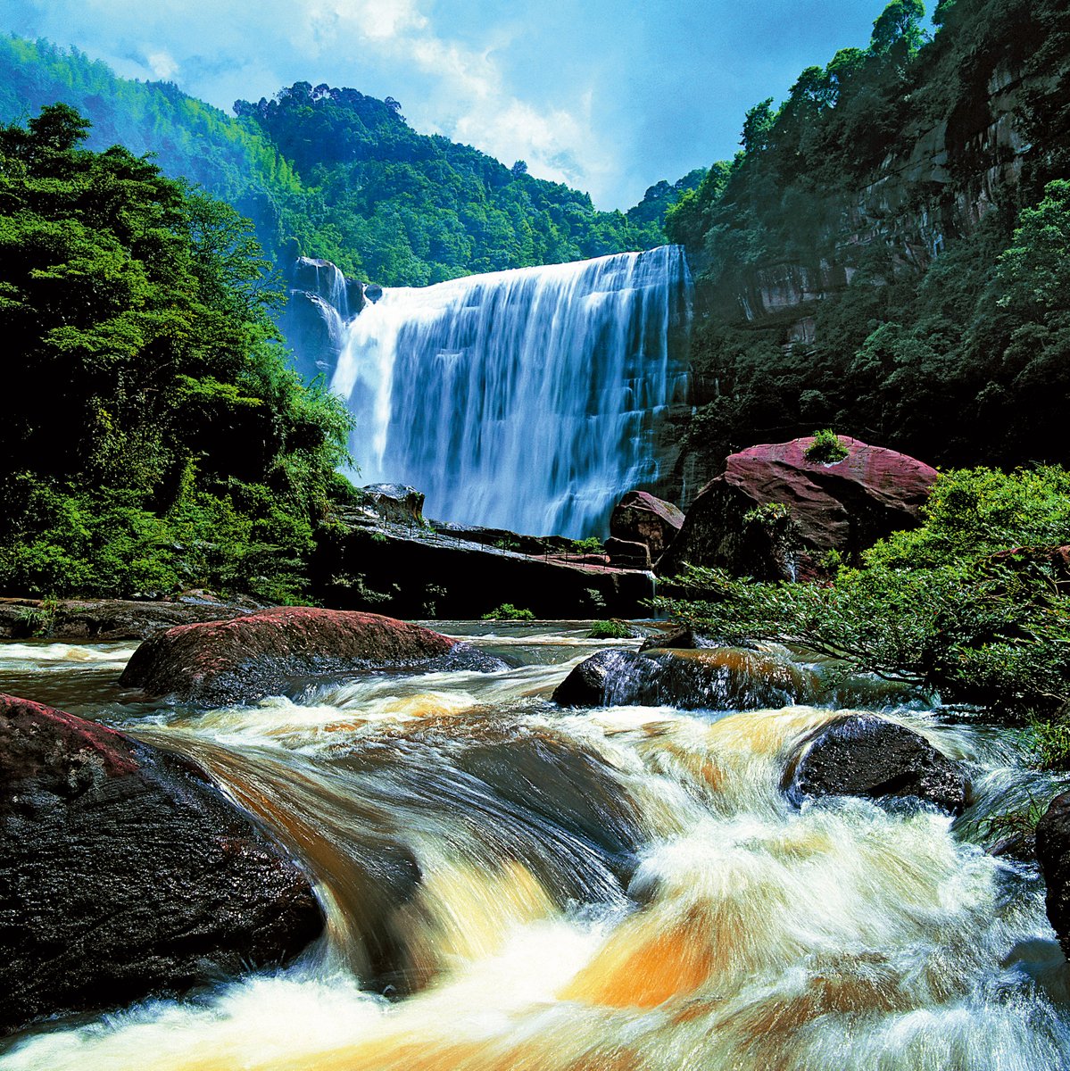 📷【#Exposition #photo en ligne : les beautés de la nature en Chine】Partie VIII : #cascades

🌊1. La cascade de #Detian

🌊2. La cascade de #Hukou sur le fleuve Jaune 

🌊3. La cascade des neuf dragons à #Luoping 

🌊4. La cascade de #Nuorilang 

🌊5. La cascade de #Huangguoshu