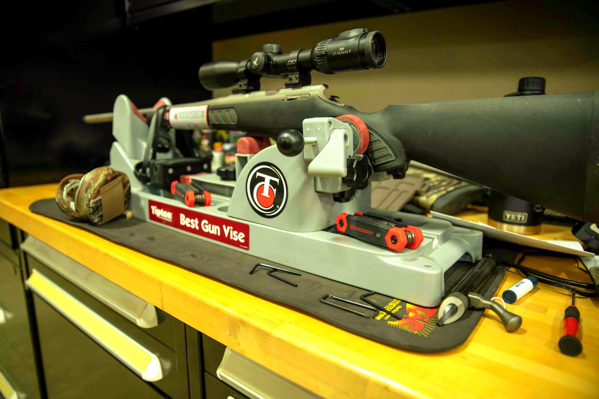 dropzonetv's tweet photo. She's a beaut ain't she?!?! This @TCArmsCo #venture2 is a 1MOA gun out of the box. Pair it with this scope... wheeeew! We are gonna reach out and touch em! 

#tcarmsco #rifle #hunting #longrangegun #pewpew https://t.co/ZKO7jiQv2H