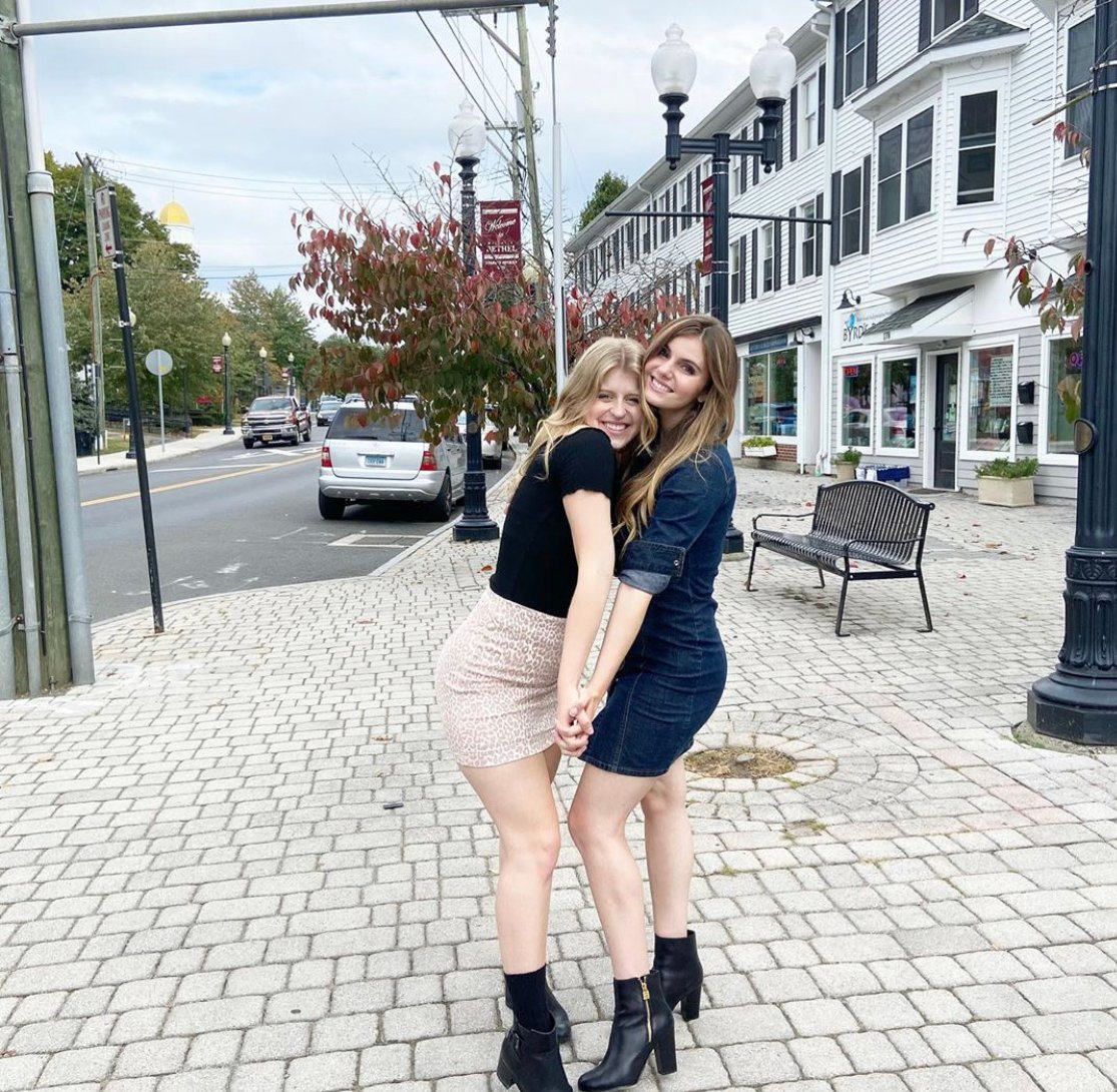 wcsuadpi's tweet image. Sister Squeezes are the best at this time of year💛❤️ ⁠
⁠
#wcsu #wcsuadpi #squeeze #etao #sisters #adpi #alphadeltapi