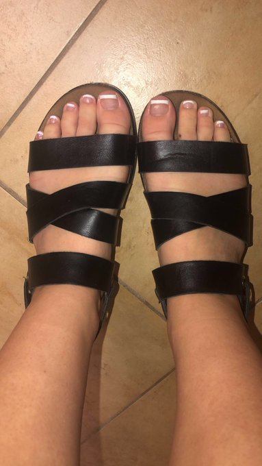 Send for my sushi tonight.... CA $thatwholaughs   Cashpig humanatm blackmail dom sugarbabyusa send female