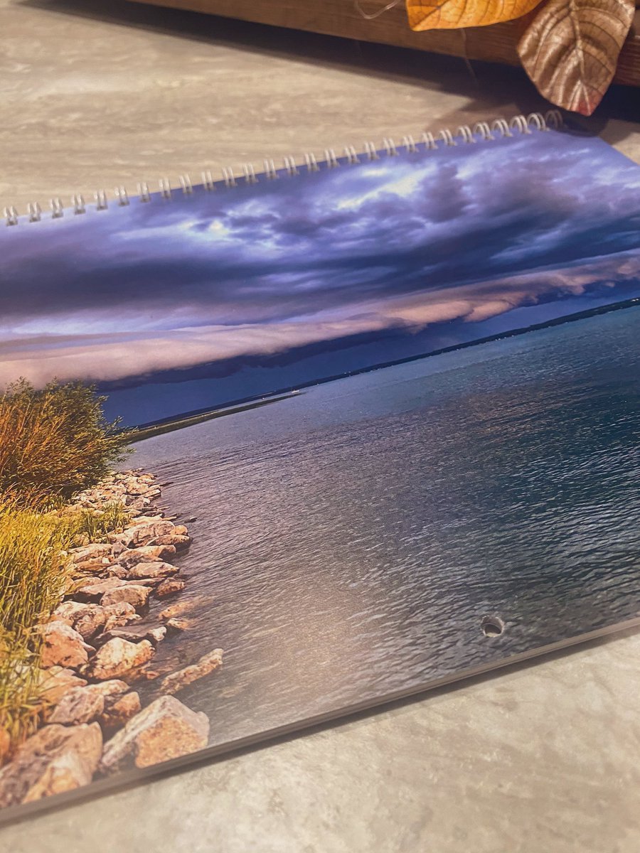 stormsandskies's tweet image. Who doesn’t love supporting local?

Storms and Skies 2021 Calendar featuring all Sylvan Lake photos is now for sale for $20! 

DM me for more info! 

#calendar #SupportLocal #SylvanLake #Alberta