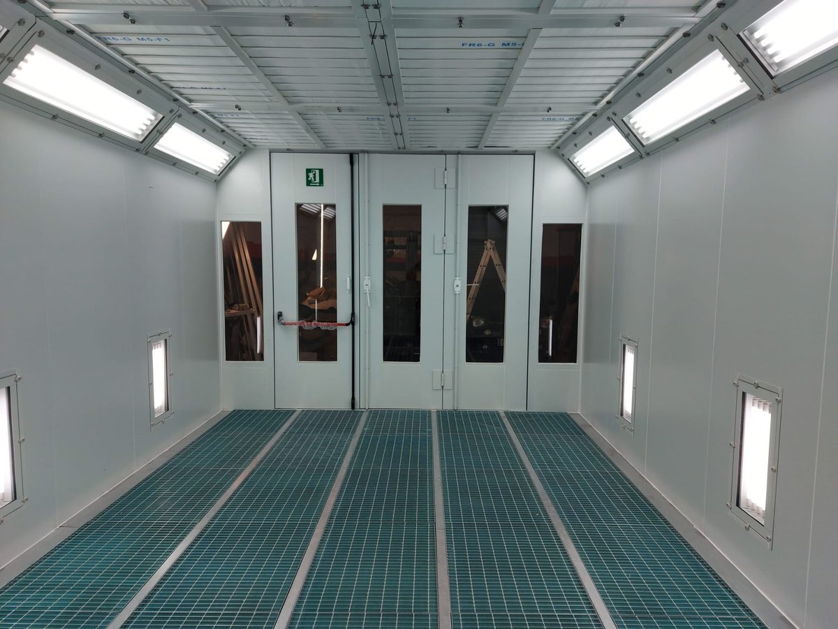 Buena tardes a todos, les dejamos foto de una nueva cabina de pintura.
Good afternoon everyone, here's picture of a new spray booth.
Bonjour tout le monde, nous laissez-le photo d'une nouvelle cabine de peinture.