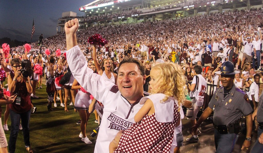 Six years ago today- #3 Mississippi State beat #2 Auburn 38-23 at Scott Field.

State became the 5th team in college football history with 3-straight wins against top-10 teams.

Josh Robinson: 97yds, 2TD
Dak: 246yds passing, TD, 2 rushing TD