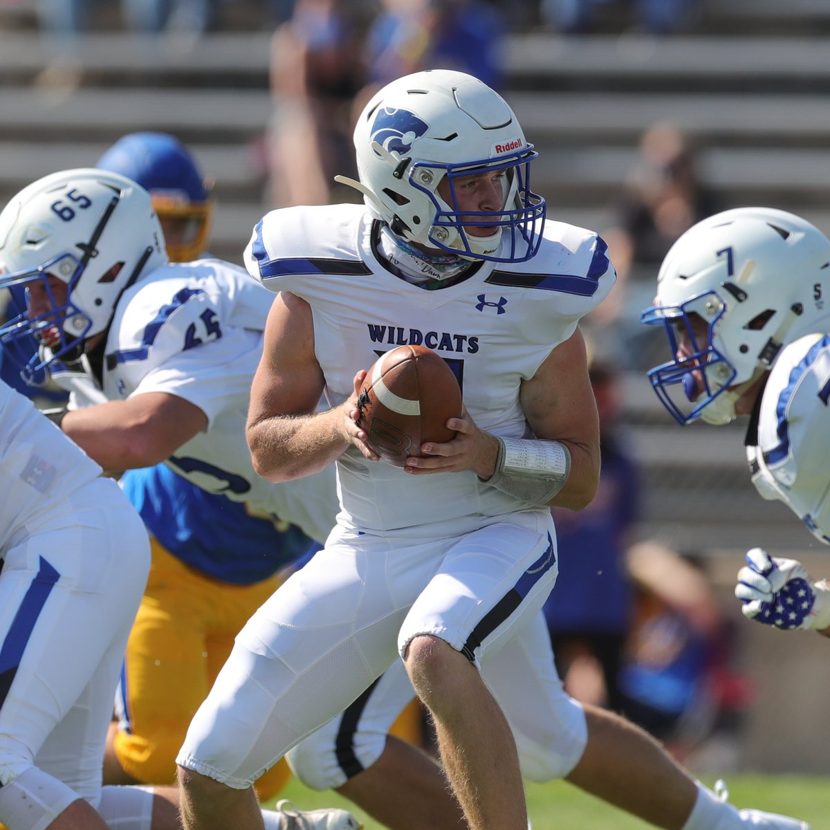 wendt5280's tweet photo. Fruita Monument FB takes down Wheat Ridge 42-10 in Saturday Action @FMHScats @MaxPrepsPR @CHSAA (Full Gallery of Pro Game Images Available at https://t.co/eSIKwtWHB2) Images of #27 @ScholesConnor &amp; #11 @KadeBessert https://t.co/ae314VFc4m