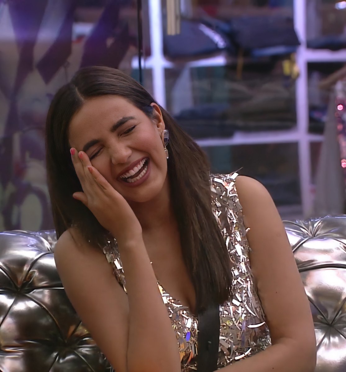 Jasmine bhasin on X: What or who is making Jasmin blush?! 🤔  @BeingSalmanKhan!! Duhhh 💁🏻‍♀️☺️ #JBinBB14 #TeamJasmin #BB14 #JBinBB  #AbScenePaltega #BiggBoss14 #BiggBoss #BiggBoss2020 #Colors #JasminBhasin  #BBLikeABoss t.coBXmqIWMKR3  X