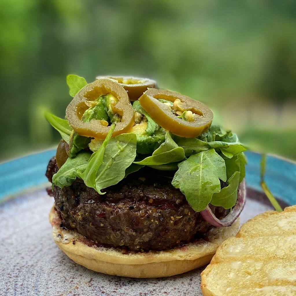 SnapEatApp's tweet photo. Breakfast of Champions
Ground NY Steak, Arugula, Jalapeños, grilled Onions. #snapeat #burger #grill #bbq #steak #animalstyle 🍔🥩 🔥 https://t.co/S97AXjb78I https://t.co/I4zxjM0Qaz