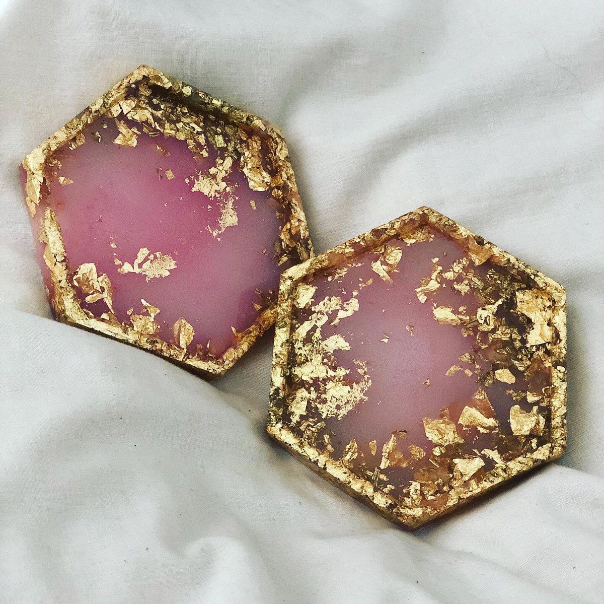 charrobinsxn's tweet photo. I’ve started a new little business venture making little resin creations including ashtrays, keyrings &amp; coasters! Please share to help me reach potential customers🥺 @charlottecreated on Instagram x https://t.co/vLYxBC877Y