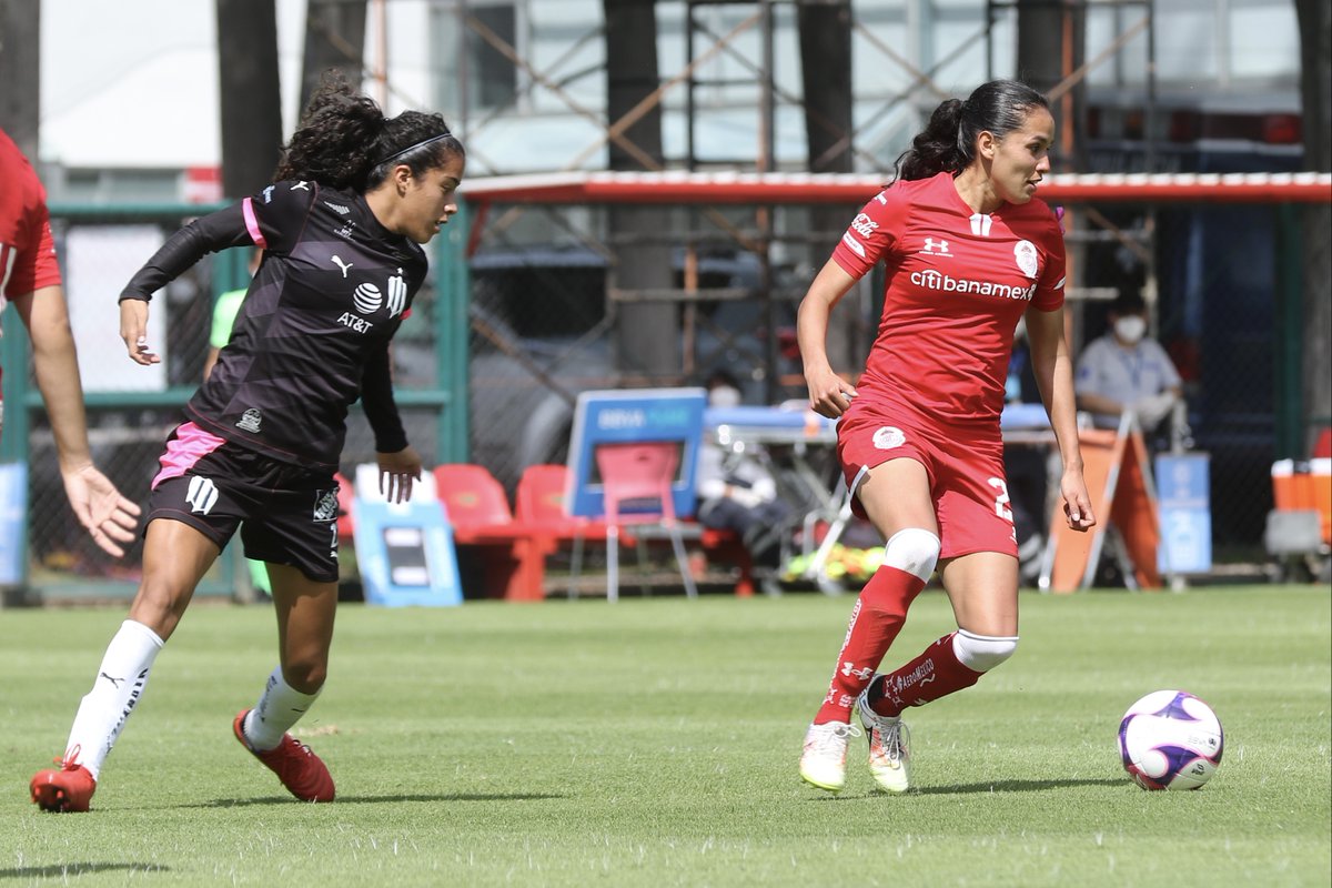 TolucaFemenil's tweet photo. #TOLvsMTY
😈 0-1 🤠
⏰ 63’ ¡Hay que anotar, Diablas! Seguimos al frente 💪🏽👹
#SomosElToluca https://t.co/xleTdBMtS1