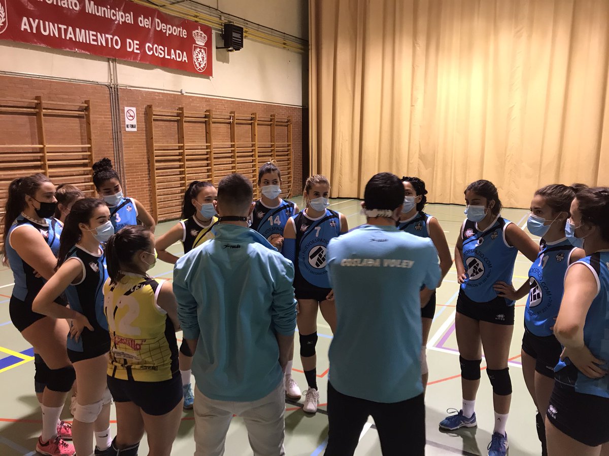 El senior fem. se estrena en la competición con victoria por 3-0 ante <a href="/VoleibolColmnar/">Voleibol Colmenar 98</a> 
El partido se pudo vivir en directo en el Instagram del club 👉🏼(@clubvoleibolcoslada)👈🏼
Gran aportación de nuestras juves Marta, Aitana, María y Yuli💪🏼
#coslada #voleibol #nuevoespazio #CVC