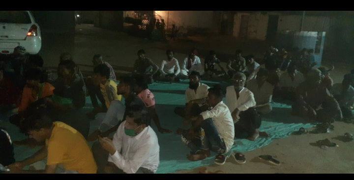 Aimiminquilab's tweet photo. आज मोरबी मैं ए आई एम आई पार्टी द्वार��, एक मीटिंग आयोजित किया उसमें गुजरात प्रदेश अध्यक्ष साबिर हुसैन कादरी और मोरबी के उम्मीदवार भट्टी हुसैन भाई और तमाम आगे वन उपस्थित थे
उसमें बीएसपी के 50 कार्यकर्ता और आम आदमी पार्टी के 30 कार्यकर्ता ने एम आई एम पार्टी का दामन थामा https://t.co/0ntbB3c1gN