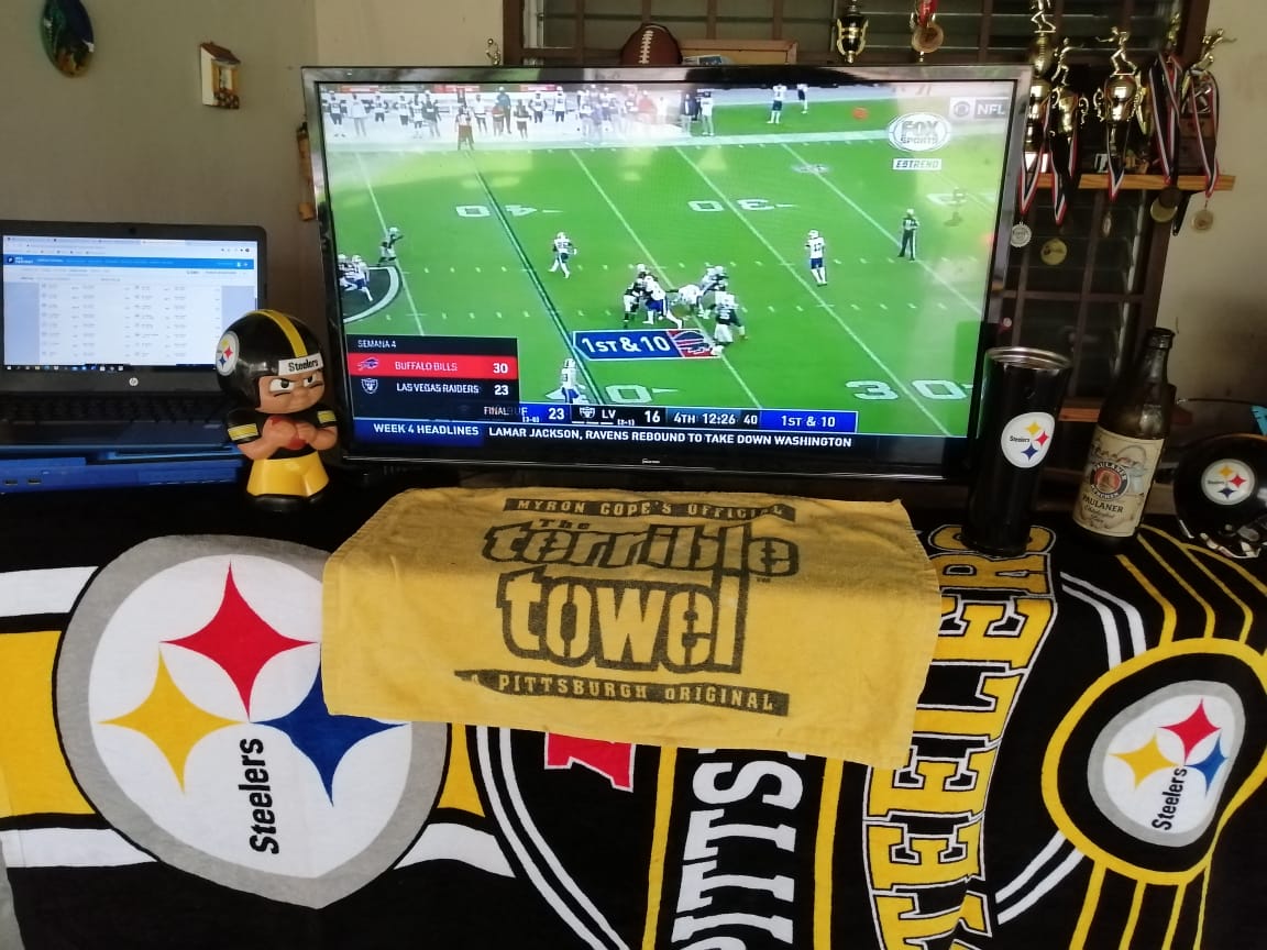 ericcyclons's tweet image. En sintonia go steelers @Dezzcontrol @JCBOYD_SPORT360 @CableOndaNEWS @TeamCableOnda
