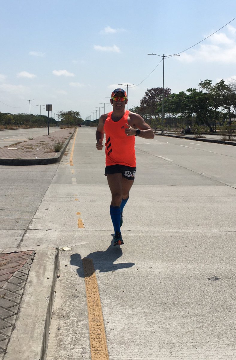 Andreita_Loor's tweet photo. Mi @JuanJose_J4 hizo hoy 21km corriendo con perro sol, como te admiro carajo 👏🏻💪🏻🏃🏻♂️😍😘.
#MIronfavorito #Coach #IronJ4 https://t.co/A2aT6QAb4I