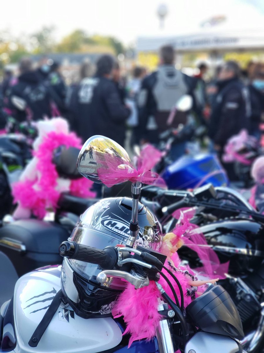 infoffmc45's tweet photo. Balade Rose en Sologne 🏍
Un chiffre à retenir pour cette année un peu spécial: 500 motos ont répondu présents👏 pour participer à la balade Rose au profite de la lutte contre le cancer du seins.
Merci à tout(es) les participant(e)s ✌

#octobrerose  #tem #FFMC45 #moto #motarde https://t.co/E2TJT3Og2N