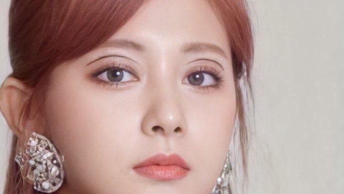 アリス ツウィちゃんのダブルラインメイクも 元々はアメリカ60年代に流行ったやつだからそういうこと アリス ツウィちゃんのダブルラインメイクも 元々はアメリカ60年代に流行ったやつだからそういうこと