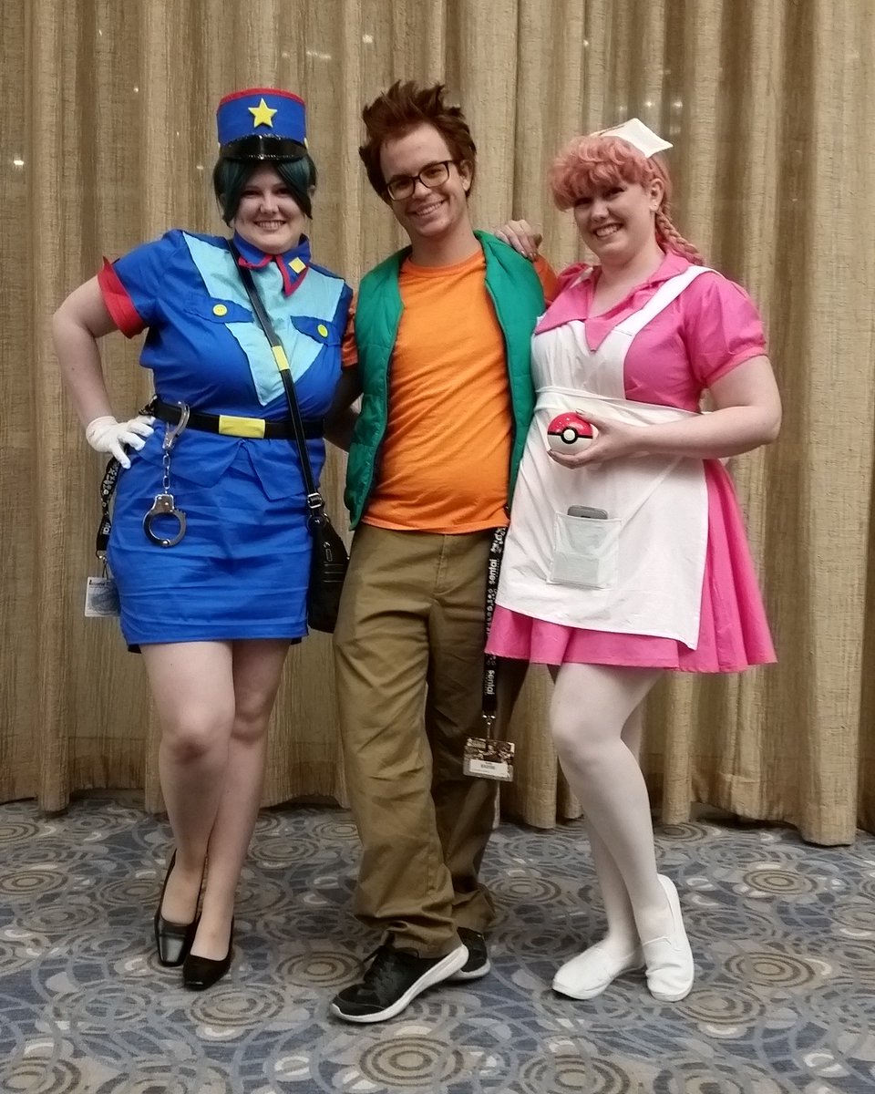cosplayamerica's tweet photo. Anime Central 2016 in Chicagoland. 

I had an artist alley table at #Acen2020 but then the pandemic smacked everyone around. https://t.co/SCHrRJPCHx