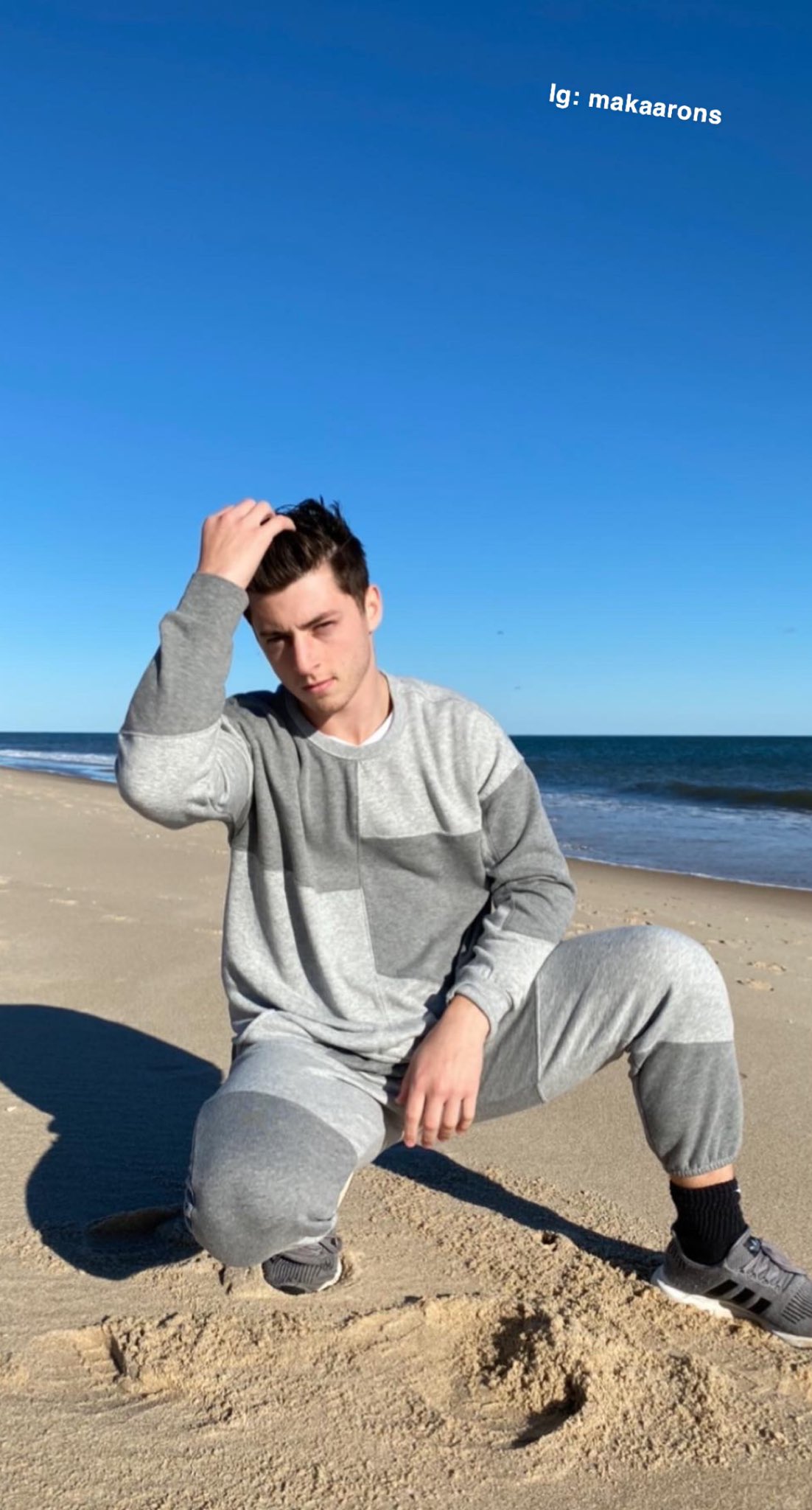 TW Pornstars - 4 pic. Mak Aarons. Twitter. New Givenchy sweatsuit😏..jk