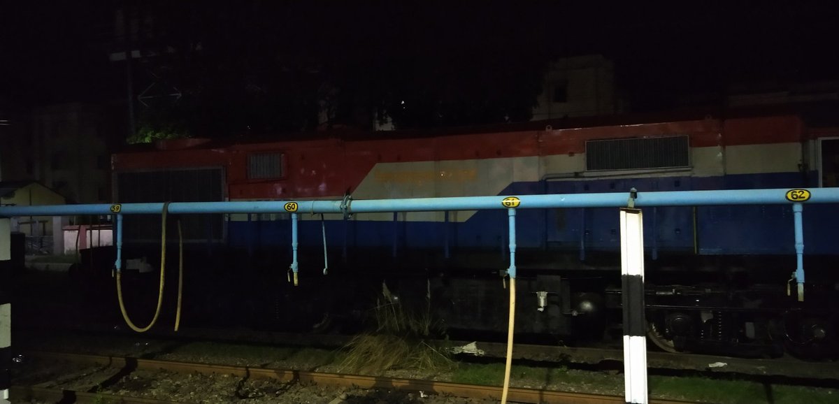 Spotted this Loco of @RINL_VSP #Vishakhapatnam #SteelPlant at #Talcher Right Now! Coded #HP1

Appeared to be a #WDM3D (from the structure) with the #Port Specific livery!

@EastCoastRail @OdishaRail
@railfanmag @RailPostIN @irfcaconv
#railfan pic.twitter.com/troCj8cKbI