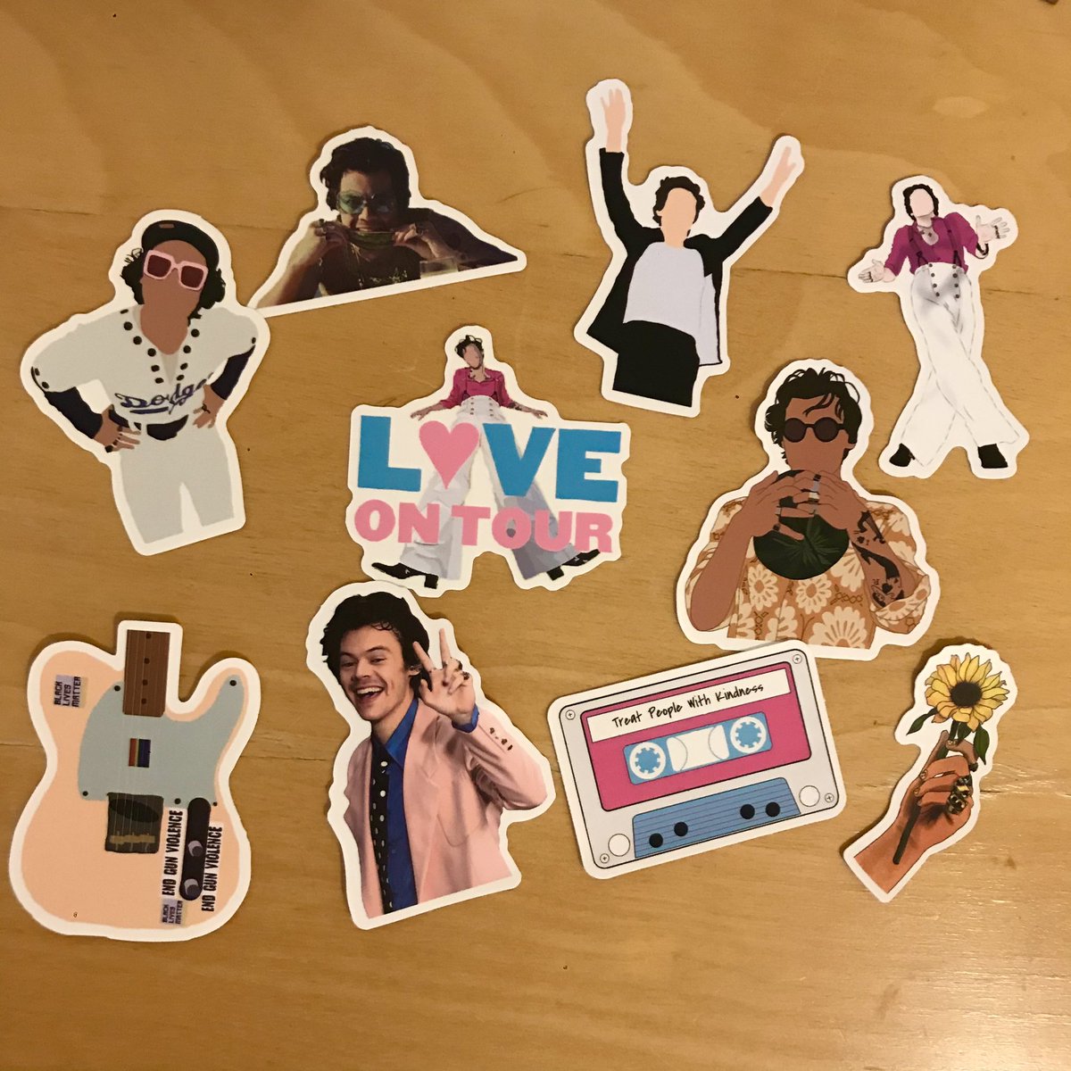 happierhrry's tweet photo. harry styles sticker giveaway!! 

how to enter:
-follow me
-rt/like this

extra entry options below! 
ends in 24 hours!! good luck :) https://t.co/wLB055utj5