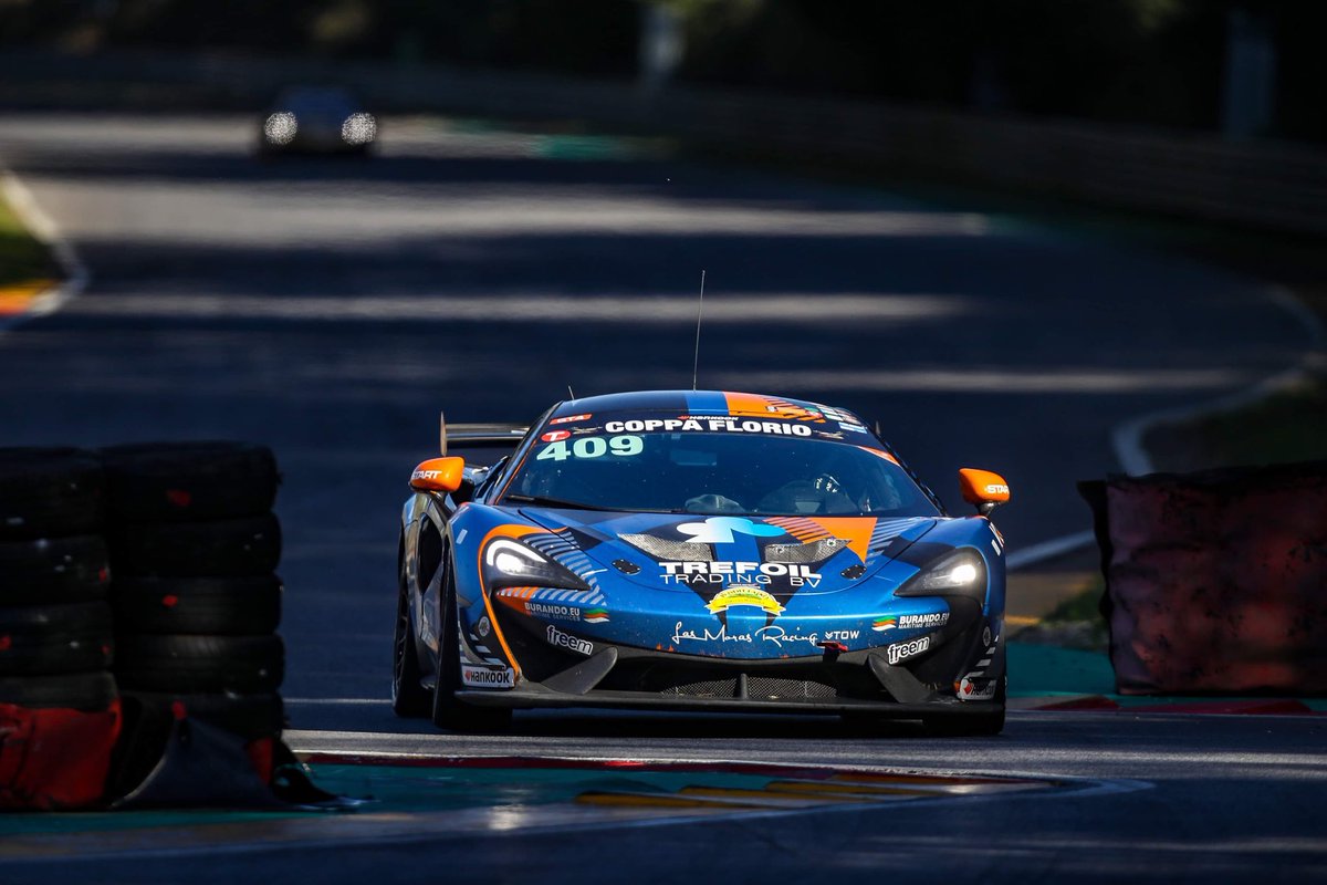 Las Moras tweet media