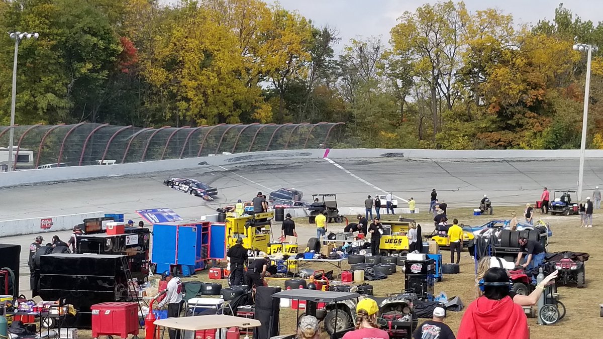 MattWeaverRA's tweet photo. Crash on the restart.

Chandler Smith is involved. Albert Francis. Kodie Conner 

"The right front is on the wheel," is the message from the Wilson team to Chandler.

"Don't kill the sway bar," Chandler says.

Tow for Chandler since he has a flat.

Red flag https://t.co/DXWkvALMD7