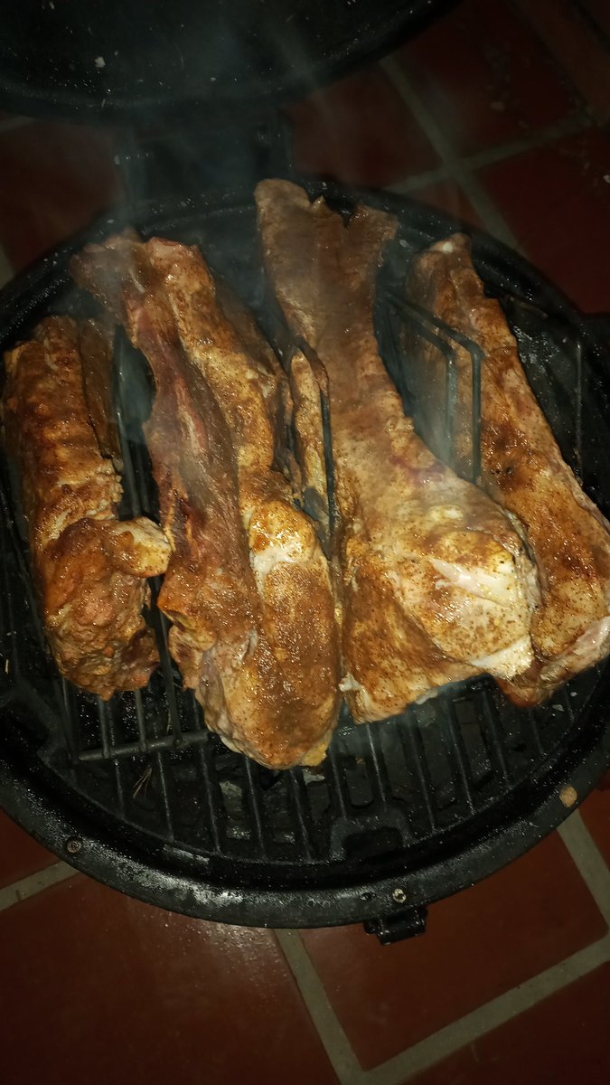 william_marin's tweet photo. Fully Load.
#RibRack #Kamado #SpareRibs #BBQ #bbqlife https://t.co/m65pdyiMZI