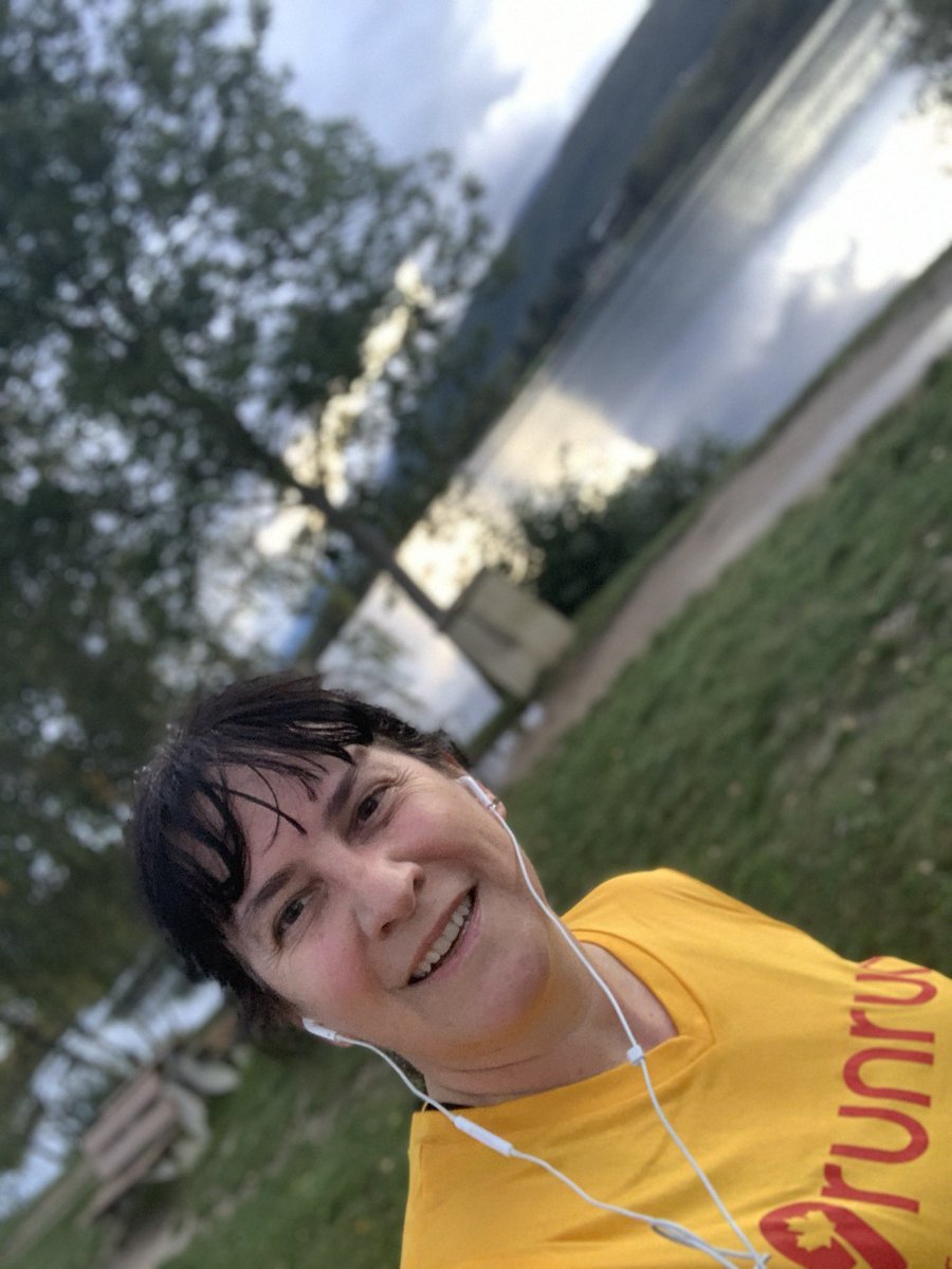 pecobea's tweet image. Having received a humanitarian mission for Ukraine🇺🇦on the way between Ottawa🇨🇦 and Kiev, I take advantage of my briefing stop in Switzerland🇨🇭(Geneva) to make my #9runrun race... in neighboring France🇫🇷where I sleep before my departure tomorrow for Kiev. Take care 🚓❤️🚑❤️🚒❤️🏩