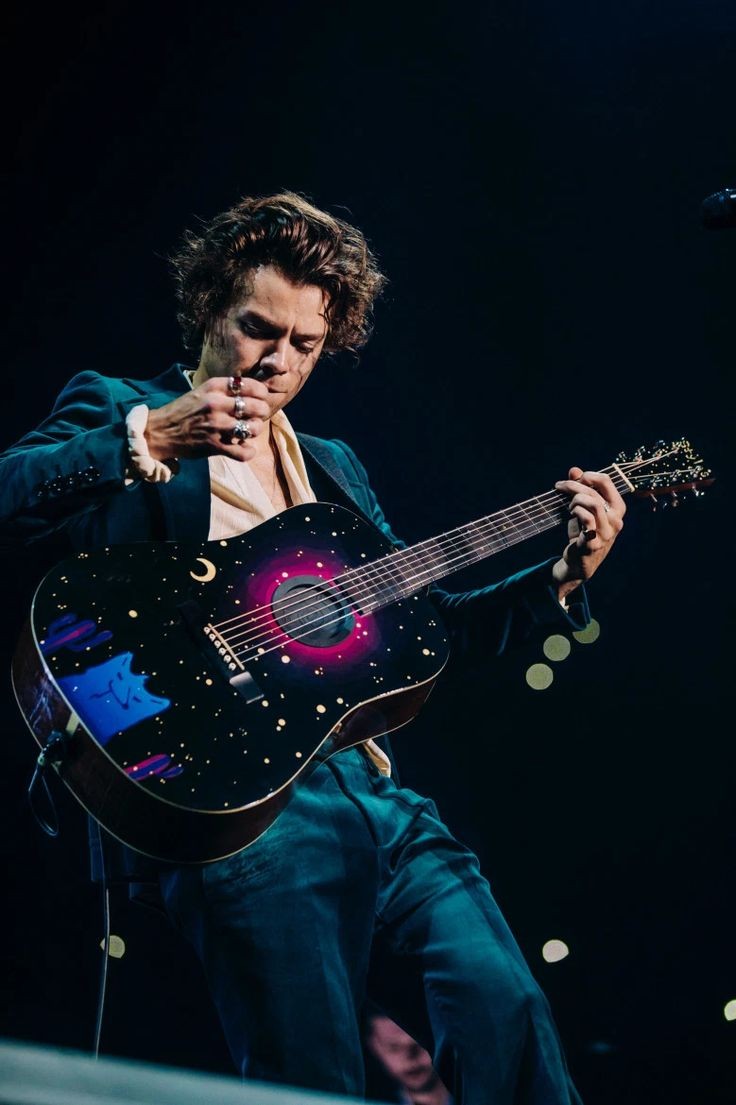 harry performing pt.2