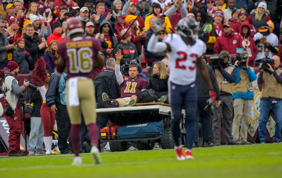 YahooSports's tweet photo. Alex Smith's journey:

🔘 693 days ago suffered a gruesome leg injury
🔘 17 surgeries
🔘 Almost lost his leg and had a life-threatening infection
🔘 Took the field for Washington today after an injury to Kyle Allen https://t.co/R1udplfEK7