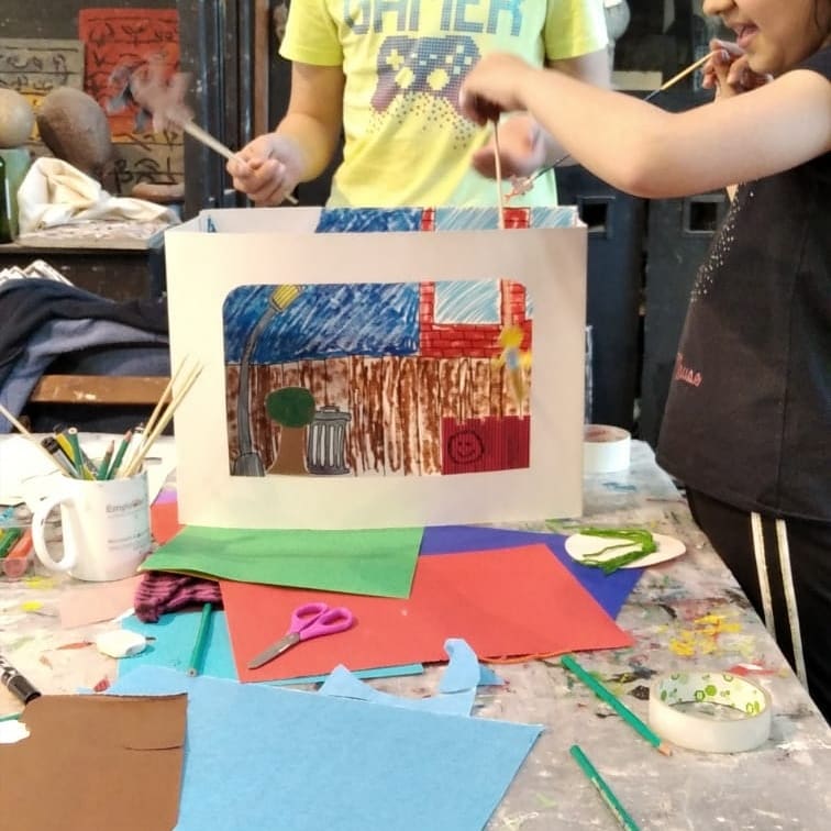 Este sábado,en el Museo Torres Garcia recibimos con alegría a las familias que participaron de la actividad didáctica compartida. Esta vez fue el Taller de construcción de teatritos, basado en el que Torres García realizó para contarle historias a sus hijos. Gracias a todos!