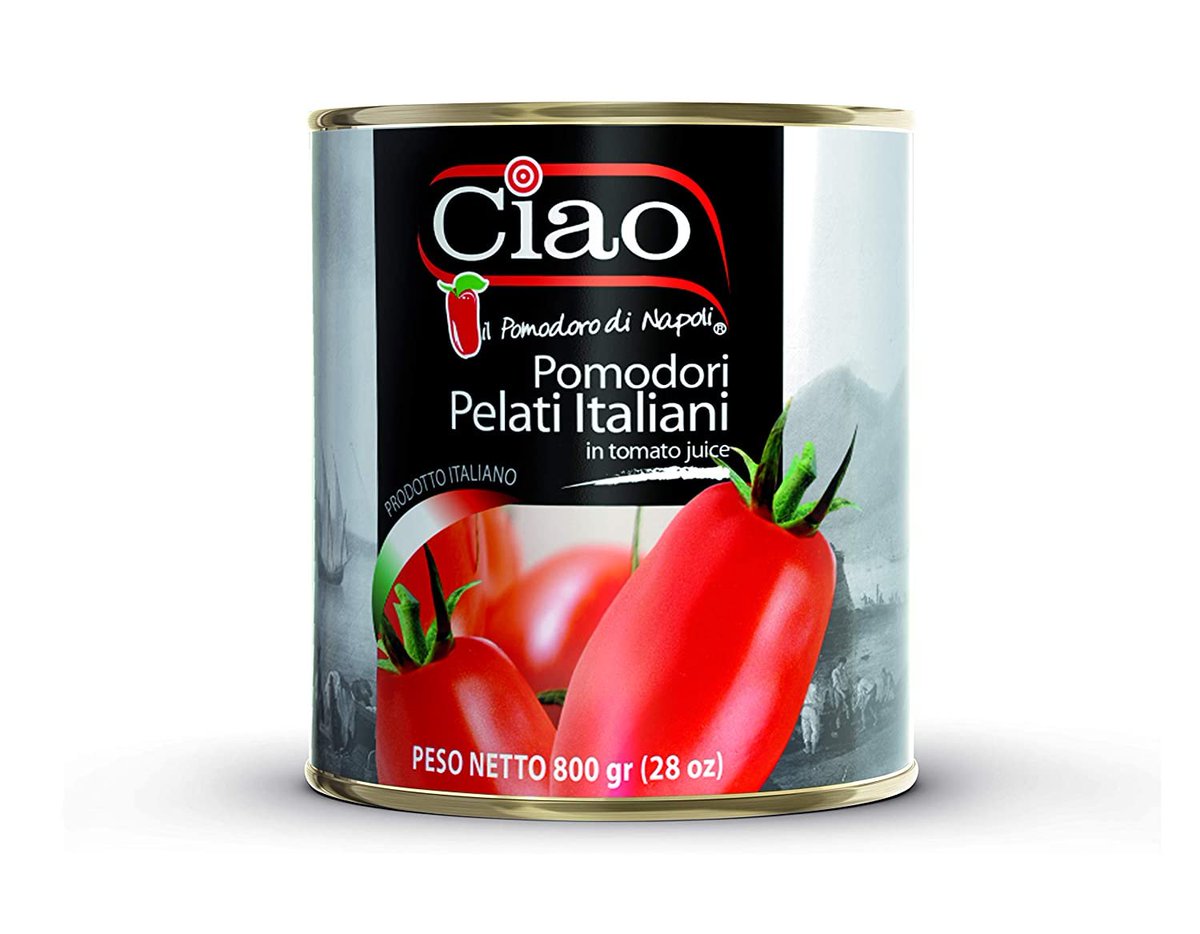 Pour la sauce: une boite de tomates San Marzano, le chef recommande de la marque Ciao. Ecraser les tomates à la main (ou au moulin à légumes - jeter les pépins), puis ajouter du sel. Compter 5g de sel par conserve de 800g de tomates.