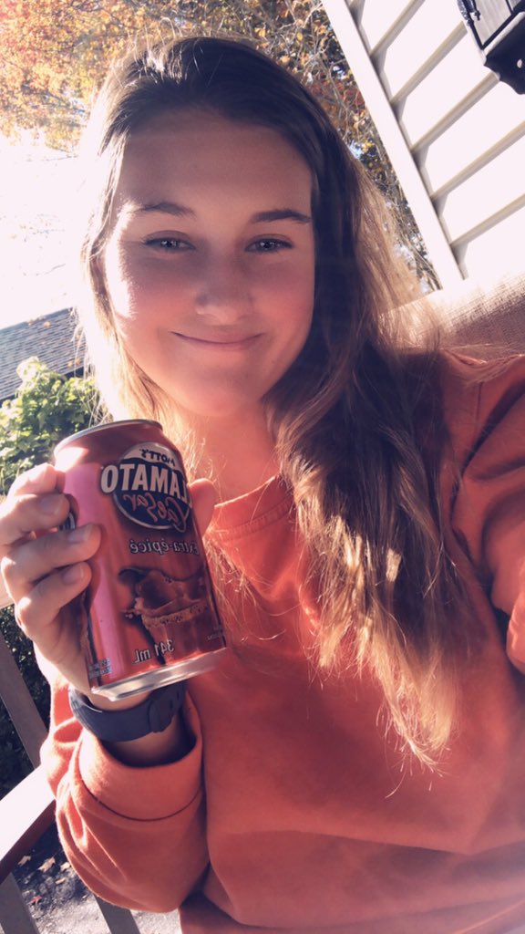Claudbod's tweet photo. I got this sweater at giant tiger in the boys section for $7... best purchase I’ve made in a while 👍🏼 #fallvibes https://t.co/gHKm3HH8kD