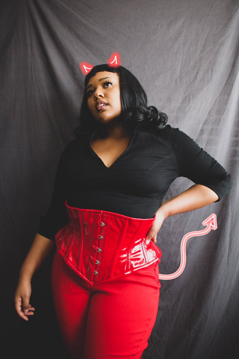 magicalblkalia's tweet photo. The awesome people at @orchardcorset sent me this super cute corset and now it's all I want to wear! #orchardcorset #cs201 #31daysofHalloween https://t.co/wItoqoBgMt